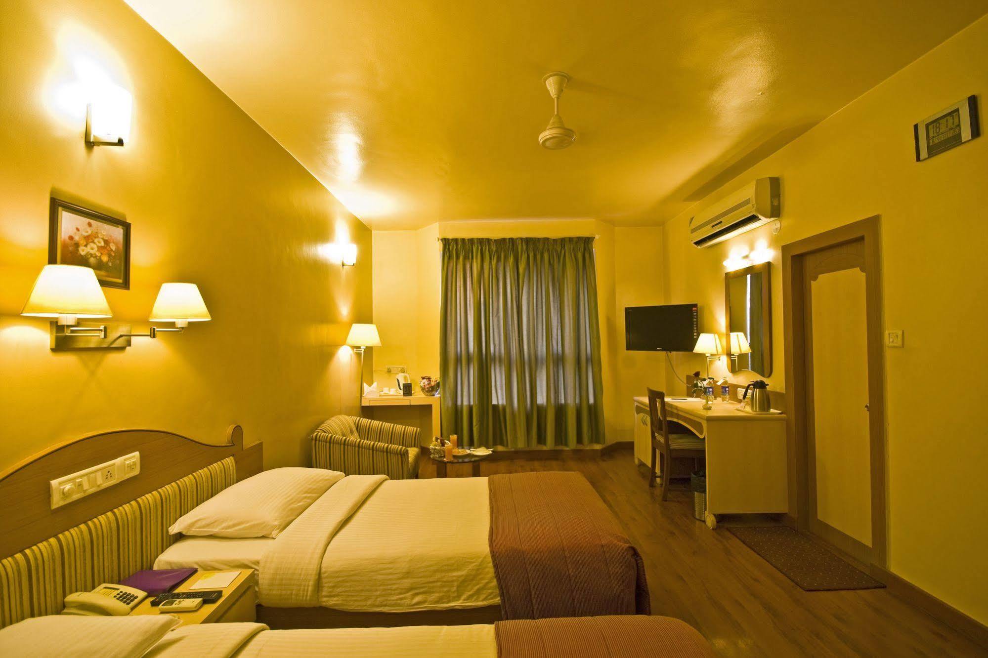 Hotel Park Central Koregaon Park بونة المظهر الخارجي الصورة