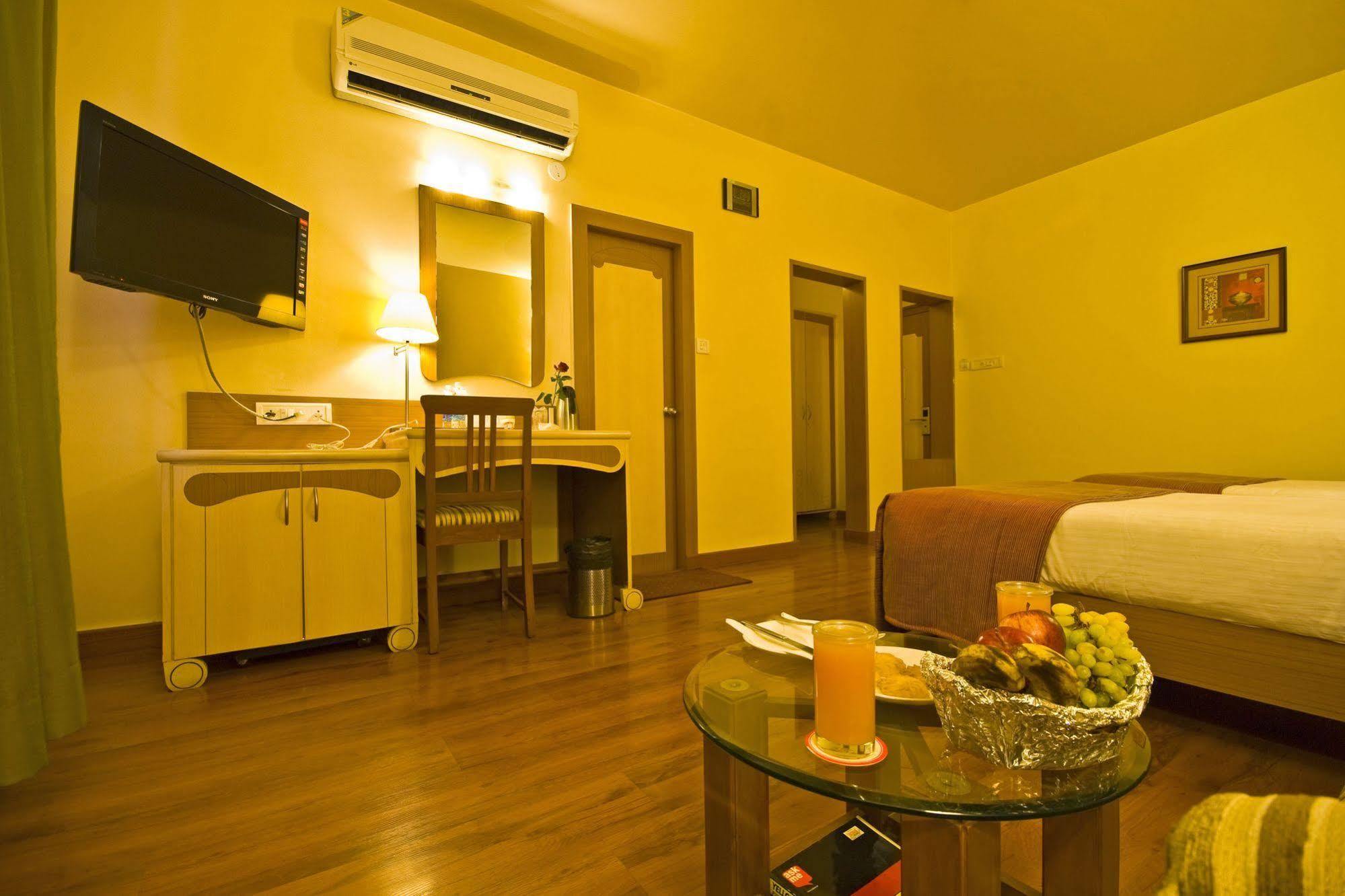 Hotel Park Central Koregaon Park بونة المظهر الخارجي الصورة